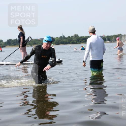 22.06.2025 - Viking Triathlon Michael Strokosch http://msf.ph/oto/8060211 22.06.2025 10:56:47 Schwimmen 363 meine-sportfotos.de