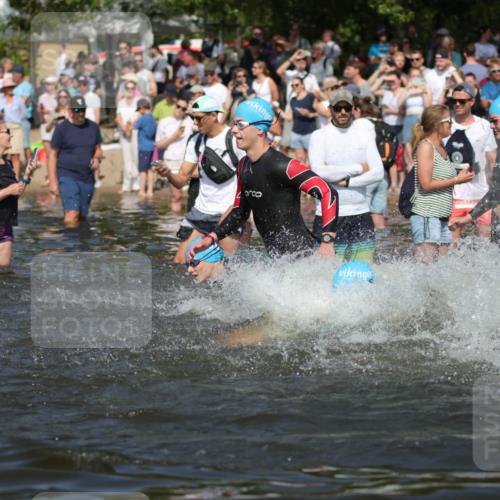 22.06.2025 - Viking Triathlon H.Heesch http://msf.ph/oto/8060216 22.06.2025 10:02:11 Schwimmen 21, 107, 127, 137, 139, 149, 207, 247, 309, 365, 382, 387, 415, 492, 522 meine-sportfotos.de