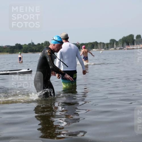 22.06.2025 - Viking Triathlon Michael Strokosch http://msf.ph/oto/8060217 22.06.2025 10:56:48 Schwimmen 363 meine-sportfotos.de