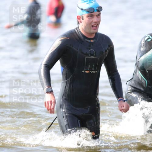 22.06.2025 - Viking Triathlon H.Heesch http://msf.ph/oto/8060219 22.06.2025 10:35:35 Schwimmen 20, 47, 62, 107, 127, 134, 154, 320, 395, 415, 482, 602 meine-sportfotos.de