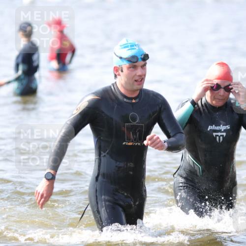 22.06.2025 - Viking Triathlon H.Heesch http://msf.ph/oto/8060223 22.06.2025 10:35:35 Schwimmen 20, 47, 62, 107, 127, 134, 154, 320, 395, 415, 482, 602 meine-sportfotos.de