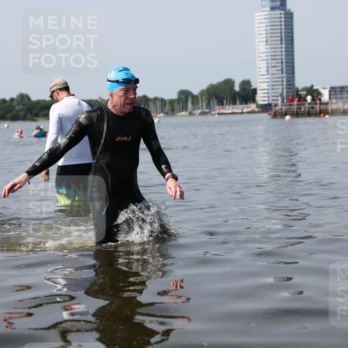 22.06.2025 - Viking Triathlon Michael Strokosch http://msf.ph/oto/8060224 22.06.2025 10:56:49 Schwimmen 363 meine-sportfotos.de