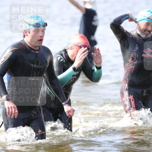 22.06.2025 - Viking Triathlon H.Heesch http://msf.ph/oto/8060235 22.06.2025 10:35:36 Schwimmen 20, 47, 62, 107, 127, 134, 154, 320, 395, 415, 482, 602 meine-sportfotos.de