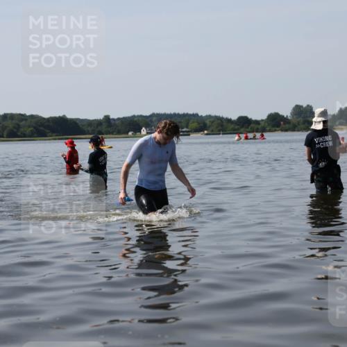 22.06.2025 - Viking Triathlon Michael Strokosch http://msf.ph/oto/8060248 22.06.2025 10:57:57 Schwimmen 357 meine-sportfotos.de