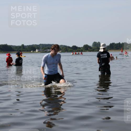 22.06.2025 - Viking Triathlon Michael Strokosch http://msf.ph/oto/8060252 22.06.2025 10:57:58 Schwimmen 357 meine-sportfotos.de