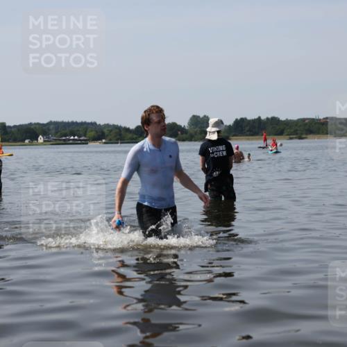 22.06.2025 - Viking Triathlon Michael Strokosch http://msf.ph/oto/8060261 22.06.2025 10:57:59 Schwimmen 357 meine-sportfotos.de