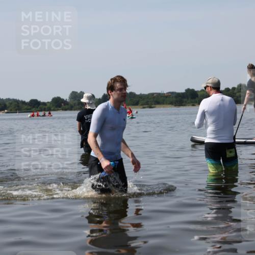 22.06.2025 - Viking Triathlon Michael Strokosch http://msf.ph/oto/8060276 22.06.2025 10:58:00 Schwimmen 357 meine-sportfotos.de