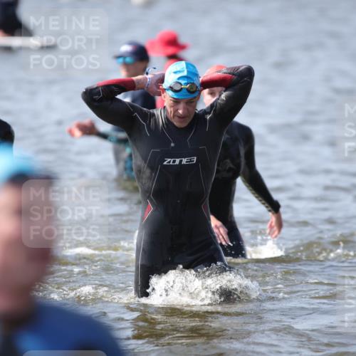 22.06.2025 - Viking Triathlon H.Heesch http://msf.ph/oto/8060277 22.06.2025 10:35:55 Schwimmen 19, 265, 313, 377, 448, 552, 636 meine-sportfotos.de