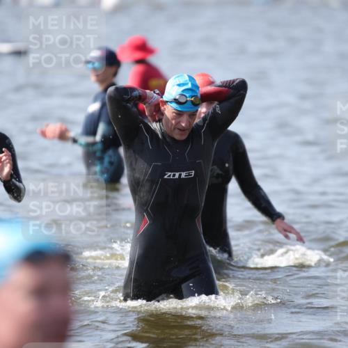 22.06.2025 - Viking Triathlon H.Heesch http://msf.ph/oto/8060285 22.06.2025 10:35:56 Schwimmen 19, 265, 313, 377, 448, 552, 636 meine-sportfotos.de