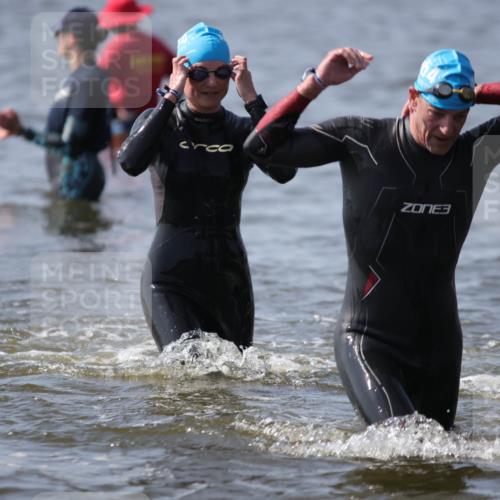 22.06.2025 - Viking Triathlon H.Heesch http://msf.ph/oto/8060291 22.06.2025 10:35:58 Schwimmen 19, 265, 313, 377, 448, 552, 636 meine-sportfotos.de