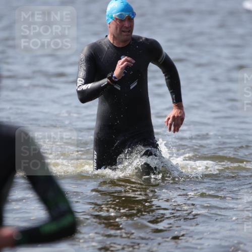 22.06.2025 - Viking Triathlon H.Heesch http://msf.ph/oto/8060301 22.06.2025 10:36:00 Schwimmen 19, 265, 313, 377, 407, 448, 552, 636 meine-sportfotos.de