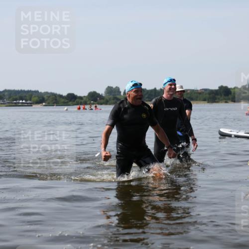 22.06.2025 - Viking Triathlon Michael Strokosch http://msf.ph/oto/8060314 22.06.2025 10:58:11 Schwimmen 357, 359, 403 meine-sportfotos.de