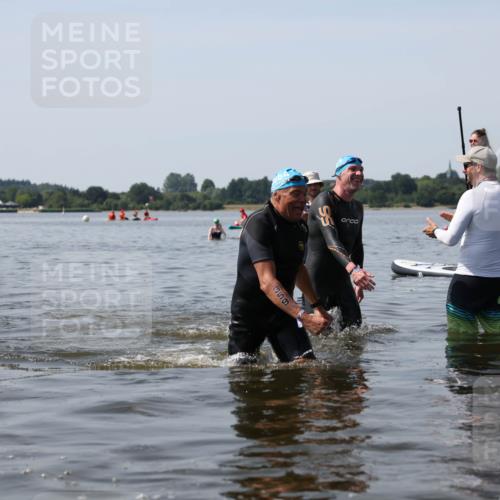 22.06.2025 - Viking Triathlon Michael Strokosch http://msf.ph/oto/8060319 22.06.2025 10:58:12 Schwimmen 357, 359, 403 meine-sportfotos.de