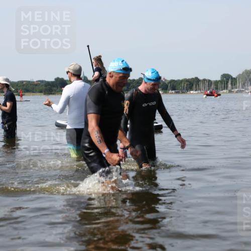 22.06.2025 - Viking Triathlon Michael Strokosch http://msf.ph/oto/8060337 22.06.2025 10:58:13 Schwimmen 357, 359, 403 meine-sportfotos.de