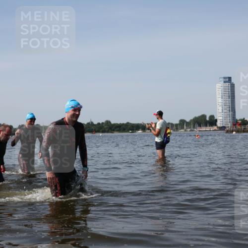22.06.2025 - Viking Triathlon Michael Strokosch http://msf.ph/oto/8060350 22.06.2025 10:43:25 Schwimmen 31, 115, 257, 483, 501, 620 meine-sportfotos.de