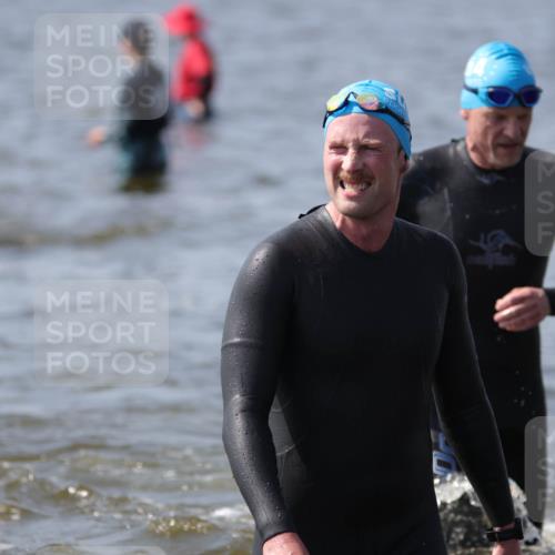 22.06.2025 - Viking Triathlon H.Heesch http://msf.ph/oto/8060353 22.06.2025 10:36:19 Schwimmen 42, 88, 101, 232, 251, 334, 407 meine-sportfotos.de