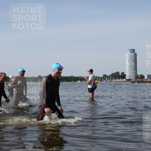22.06.2025 - Viking Triathlon Michael Strokosch http://msf.ph/oto/8060354 22.06.2025 10:43:26 Schwimmen 115, 257, 483, 501, 620 meine-sportfotos.de
