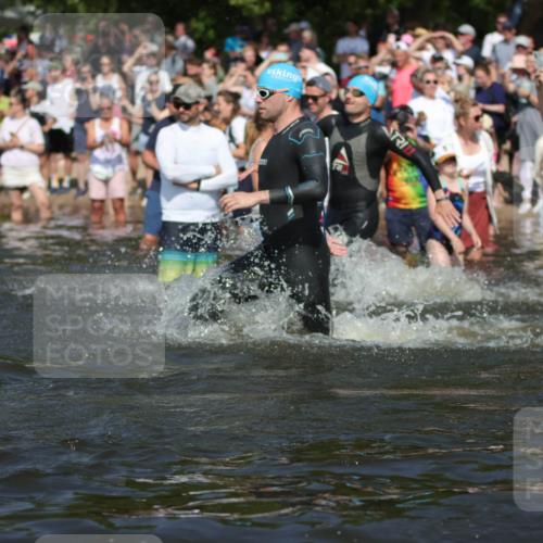 22.06.2025 - Viking Triathlon H.Heesch http://msf.ph/oto/8060355 22.06.2025 10:02:22 Schwimmen 21, 75, 78, 103, 139, 180, 207, 255, 265, 283, 309, 331, 382, 464, 469 meine-sportfotos.de