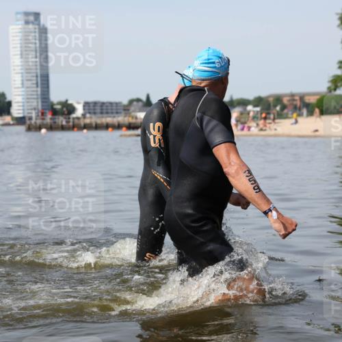 22.06.2025 - Viking Triathlon Michael Strokosch http://msf.ph/oto/8060361 22.06.2025 10:58:16 Schwimmen 359, 403 meine-sportfotos.de