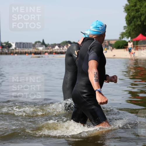 22.06.2025 - Viking Triathlon Michael Strokosch http://msf.ph/oto/8060368 22.06.2025 10:58:16 Schwimmen 359, 403 meine-sportfotos.de