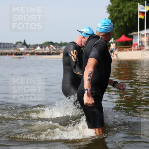 22.06.2025 - Viking Triathlon Michael Strokosch http://msf.ph/oto/8060372 22.06.2025 10:58:17 Schwimmen 359, 403 meine-sportfotos.de
