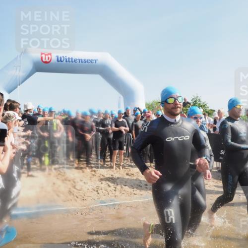 22.06.2025 - Viking Triathlon MichiJ http://msf.ph/oto/8060373 22.06.2025 10:05:41 Schwimmen 22, 65, 83, 135, 194, 210, 361, 379, 439, 462, 511, 517, 553, 603, 653 meine-sportfotos.de