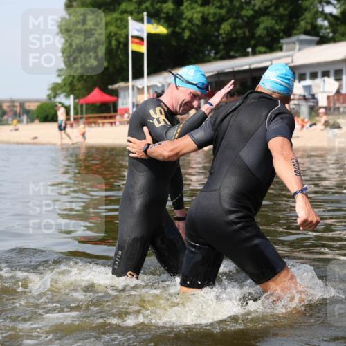 22.06.2025 - Viking Triathlon Michael Strokosch http://msf.ph/oto/8060386 22.06.2025 10:58:18 Schwimmen 359, 403 meine-sportfotos.de
