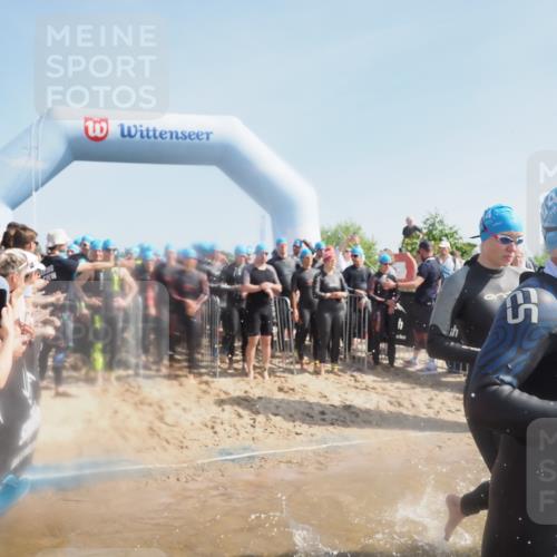 22.06.2025 - Viking Triathlon MichiJ http://msf.ph/oto/8060388 22.06.2025 10:05:41 Schwimmen 22, 65, 83, 135, 194, 210, 361, 379, 439, 462, 511, 517, 553, 603, 653 meine-sportfotos.de