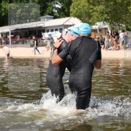 22.06.2025 - Viking Triathlon Michael Strokosch http://msf.ph/oto/8060398 22.06.2025 10:58:18 Schwimmen 359, 403 meine-sportfotos.de