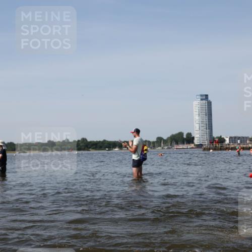 22.06.2025 - Viking Triathlon Michael Strokosch http://msf.ph/oto/8060409 22.06.2025 10:43:30 Schwimmen 115, 257, 480, 501, 620 meine-sportfotos.de