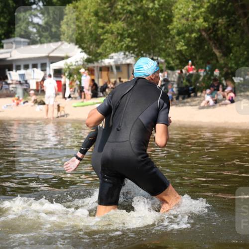 22.06.2025 - Viking Triathlon Michael Strokosch http://msf.ph/oto/8060411 22.06.2025 10:58:19 Schwimmen 359, 403 meine-sportfotos.de
