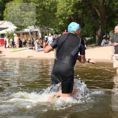 22.06.2025 - Viking Triathlon Michael Strokosch http://msf.ph/oto/8060420 22.06.2025 10:58:19 Schwimmen 359, 403 meine-sportfotos.de