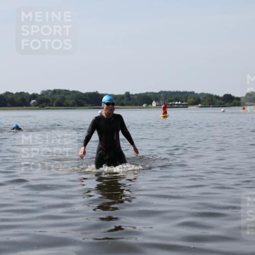 22.06.2025 - Viking Triathlon Michael Strokosch http://msf.ph/oto/8060425 22.06.2025 10:58:38 Schwimmen 268 meine-sportfotos.de