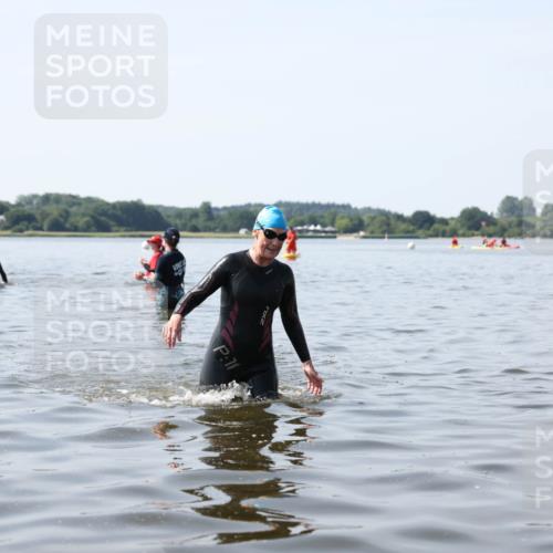 22.06.2025 - Viking Triathlon Michael Strokosch http://msf.ph/oto/8060449 22.06.2025 10:58:40 Schwimmen 268 meine-sportfotos.de