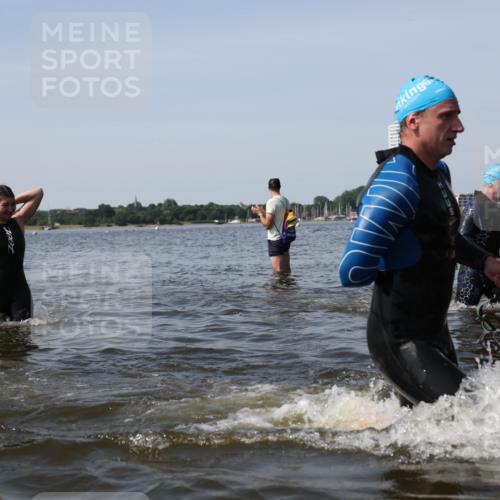 22.06.2025 - Viking Triathlon Michael Strokosch http://msf.ph/oto/8060453 22.06.2025 10:43:41 Schwimmen 410, 480, 531, 620 meine-sportfotos.de