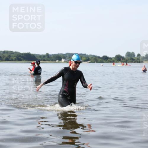 22.06.2025 - Viking Triathlon Michael Strokosch http://msf.ph/oto/8060454 22.06.2025 10:58:40 Schwimmen 268 meine-sportfotos.de