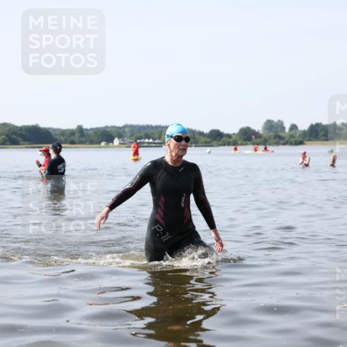 22.06.2025 - Viking Triathlon Michael Strokosch http://msf.ph/oto/8060457 22.06.2025 10:58:41 Schwimmen 268 meine-sportfotos.de