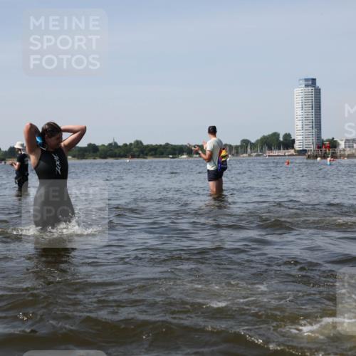 22.06.2025 - Viking Triathlon Michael Strokosch http://msf.ph/oto/8060467 22.06.2025 10:43:42 Schwimmen 410, 480, 531, 620 meine-sportfotos.de
