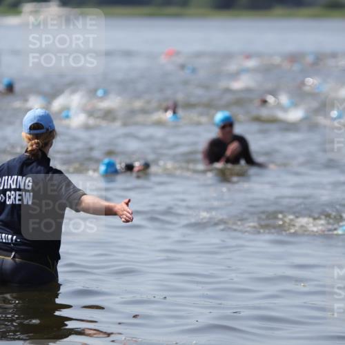 22.06.2025 - Viking Triathlon H.Heesch http://msf.ph/oto/8060470 22.06.2025 10:36:44 Schwimmen 331, 332, 388 meine-sportfotos.de