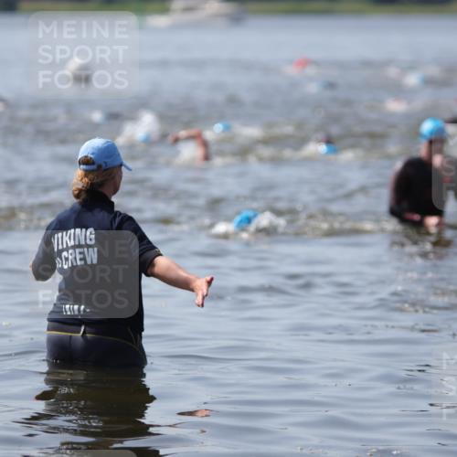 22.06.2025 - Viking Triathlon H.Heesch http://msf.ph/oto/8060480 22.06.2025 10:36:47 Schwimmen 331, 332, 388 meine-sportfotos.de
