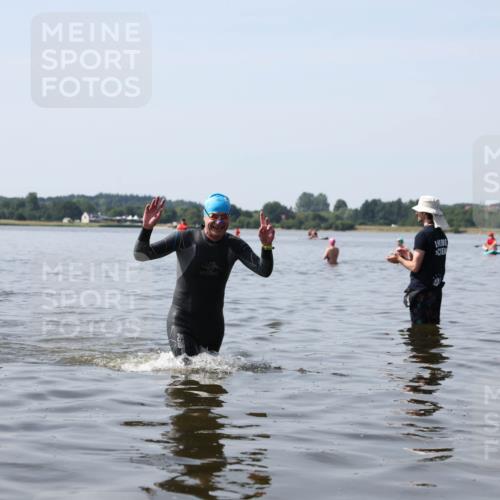22.06.2025 - Viking Triathlon Michael Strokosch http://msf.ph/oto/8060498 22.06.2025 10:58:59 Schwimmen 234 meine-sportfotos.de