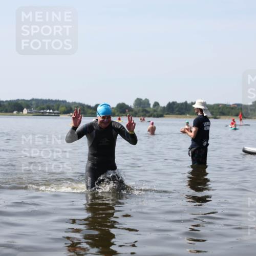 22.06.2025 - Viking Triathlon Michael Strokosch http://msf.ph/oto/8060503 22.06.2025 10:58:59 Schwimmen 234 meine-sportfotos.de