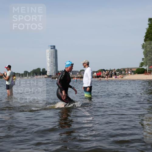 22.06.2025 - Viking Triathlon Michael Strokosch http://msf.ph/oto/8060505 22.06.2025 10:43:52 Schwimmen 41, 249, 362, 410, 531, 627 meine-sportfotos.de