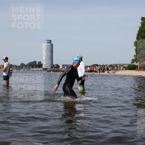 22.06.2025 - Viking Triathlon Michael Strokosch http://msf.ph/oto/8060508 22.06.2025 10:43:52 Schwimmen 41, 249, 362, 410, 531, 627 meine-sportfotos.de