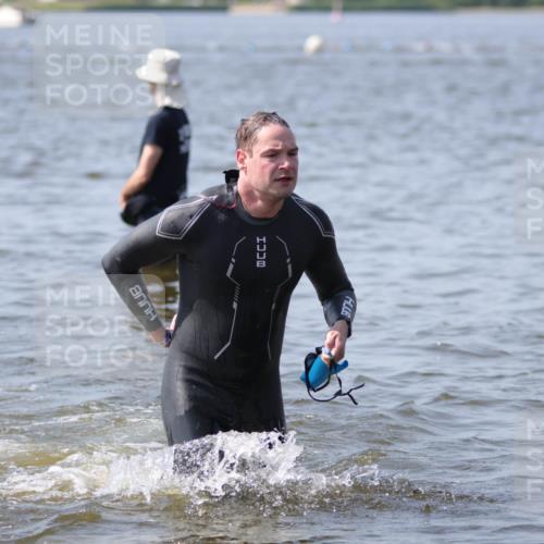 22.06.2025 - Viking Triathlon H.Heesch http://msf.ph/oto/8060518 22.06.2025 10:37:05 Schwimmen 172, 233, 331, 355, 370, 383, 388, 454, 500, 513, 649 meine-sportfotos.de