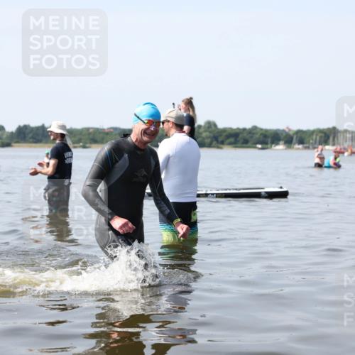 22.06.2025 - Viking Triathlon Michael Strokosch http://msf.ph/oto/8060539 22.06.2025 10:59:01 Schwimmen 222, 234 meine-sportfotos.de