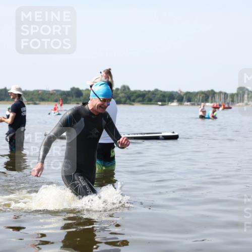 22.06.2025 - Viking Triathlon Michael Strokosch http://msf.ph/oto/8060544 22.06.2025 10:59:01 Schwimmen 222, 234 meine-sportfotos.de