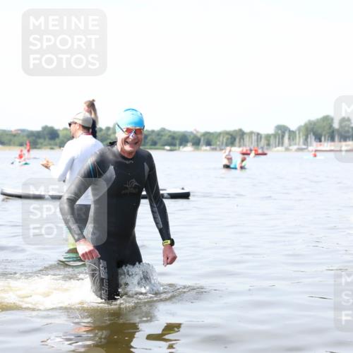 22.06.2025 - Viking Triathlon Michael Strokosch http://msf.ph/oto/8060549 22.06.2025 10:59:02 Schwimmen 222, 234 meine-sportfotos.de