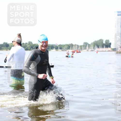 22.06.2025 - Viking Triathlon Michael Strokosch http://msf.ph/oto/8060552 22.06.2025 10:59:02 Schwimmen 222, 234 meine-sportfotos.de