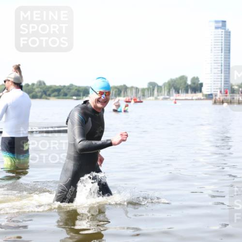 22.06.2025 - Viking Triathlon Michael Strokosch http://msf.ph/oto/8060557 22.06.2025 10:59:02 Schwimmen 222, 234 meine-sportfotos.de